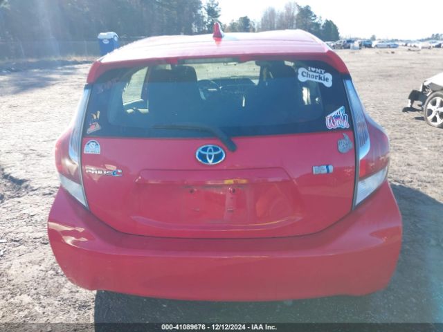 JTDKDTB3XF1094588 Toyota Prius C One
