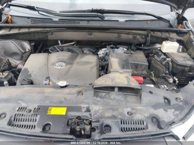 5TDZZRFH2JS272661 Toyota Highlander Le Plus