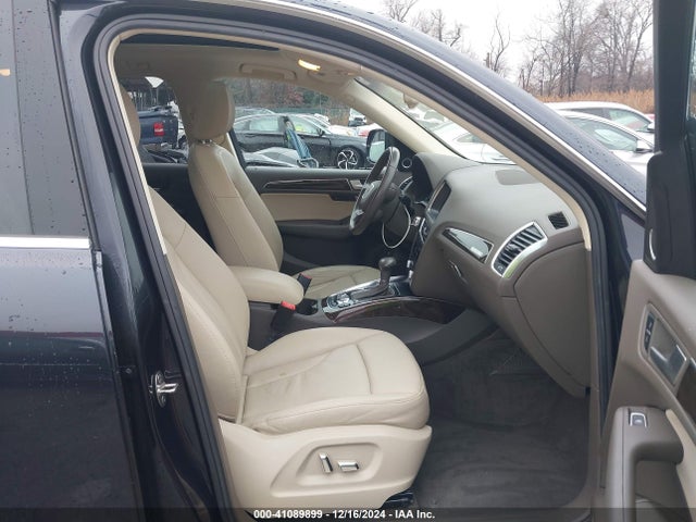 WA1LFAFP4EA092523 Audi Q5 2.0t Premium