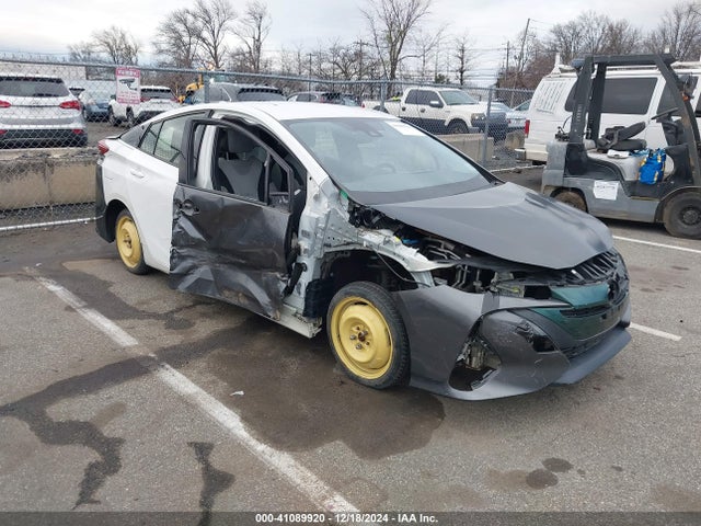 2017 JTDKARFP7H3002630 main image