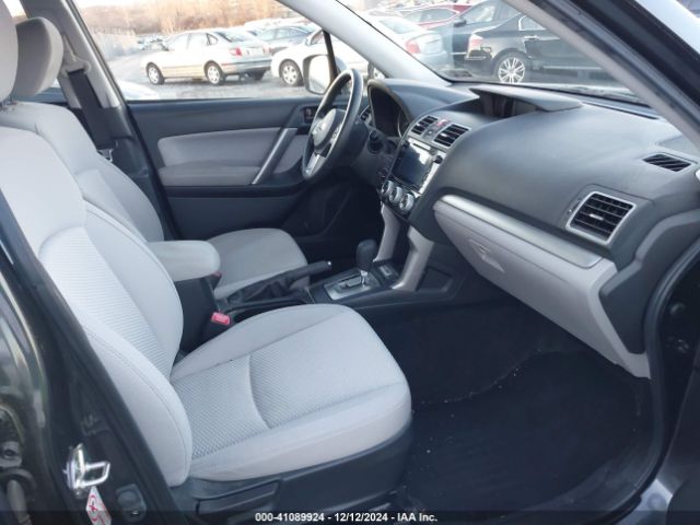JF2SJAEC2HH524215 Subaru Forester 2.5i Premium