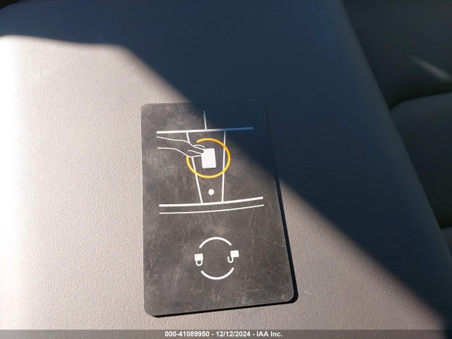 2024 TESLA MODEL Y 7SAYGDEEXRA286352 Photo 10