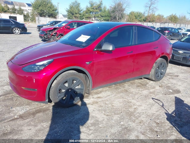 2024 TESLA MODEL Y 7SAYGDEEXRA286352 Photo 1
