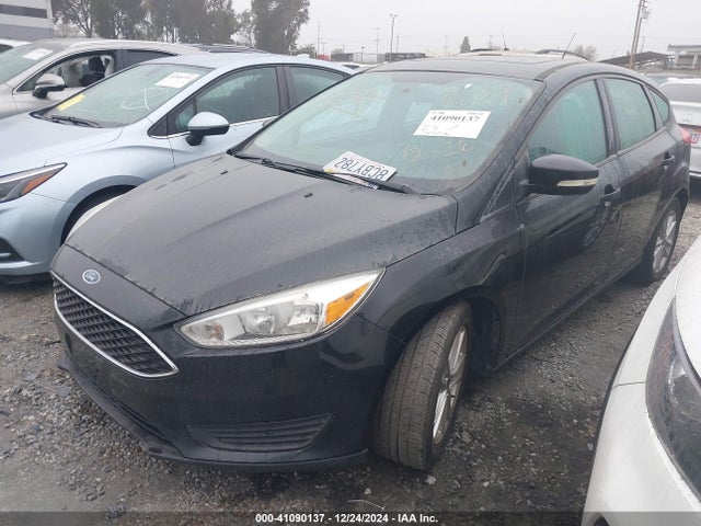 Ford FOCUS SE 2016 1FADP3K23GL231180 Image 2