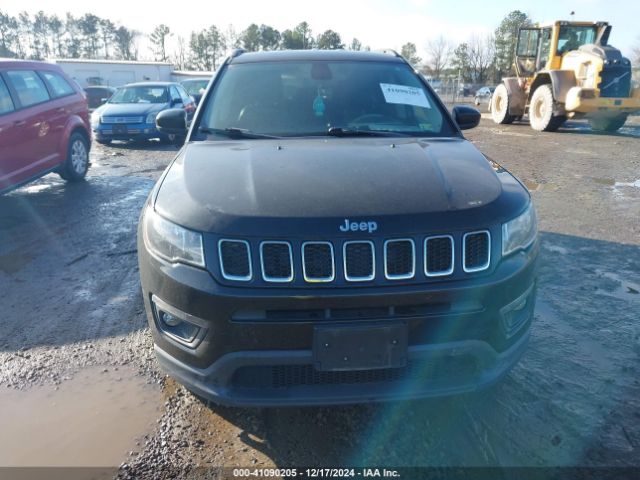 3C4NJCBB7MT570962 Jeep Compass Latitude Fwd