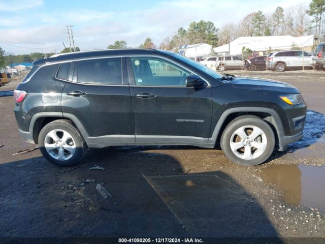 3C4NJCBB7MT570962 Jeep Compass Latitude Fwd