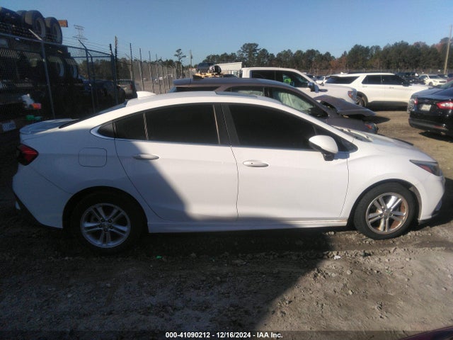 1G1BE5SM3H7193540 Chevrolet Cruze Lt Auto