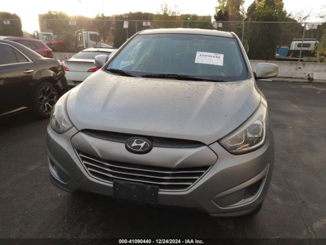 KM8JT3AFXFU085961 Hyundai TUCSON GLS