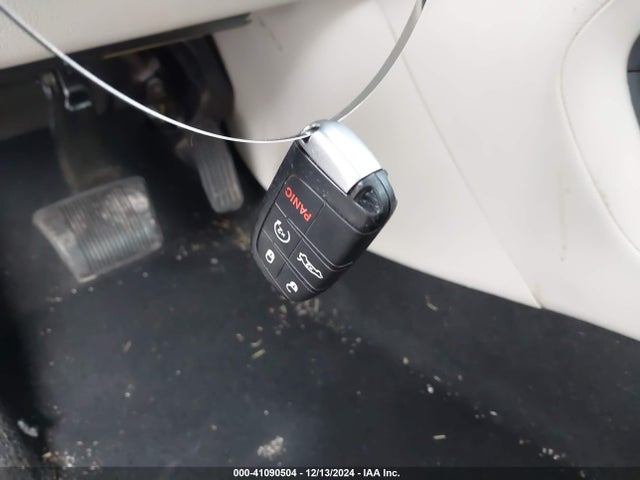 1C3CCCAB8FN669588 Chrysler 200 Limited