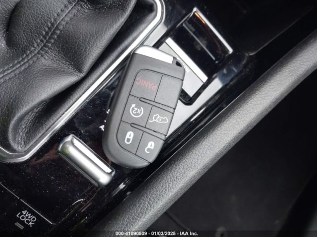 3C4NJDCN7PT511140 Jeep Compass (red) Edition 4x4
