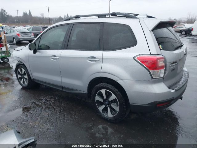 JF2SJAEC3HH405685 Subaru Forester 2.5i Premium