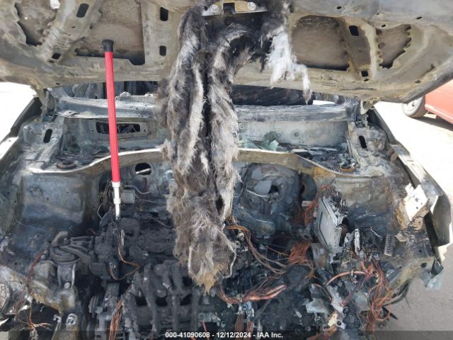 5XYKTCA66EG439340 KIA SORENTO LX