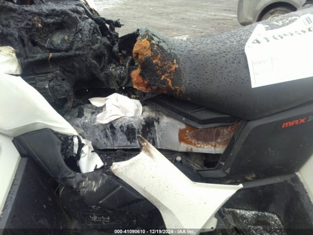2017 CAN-AM OUTLANDER MAX 3JBLPAJ23HJ002904 Photo 8