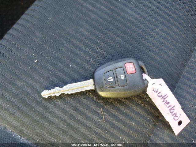 2T3BFREV7GW530777 Toyota RAV4 LE