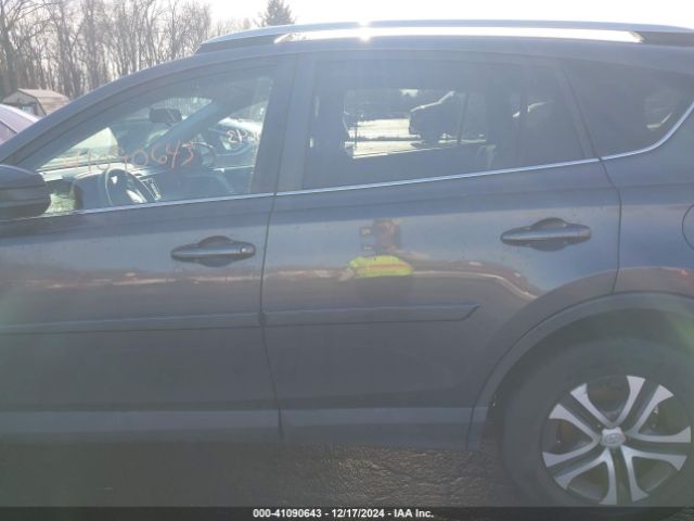 2T3BFREV7GW530777 Toyota RAV4 LE
