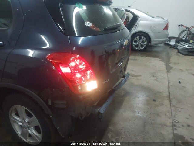 Chevrolet TRAX LS 2019 3GNCJKSB2KL291635 Image 18