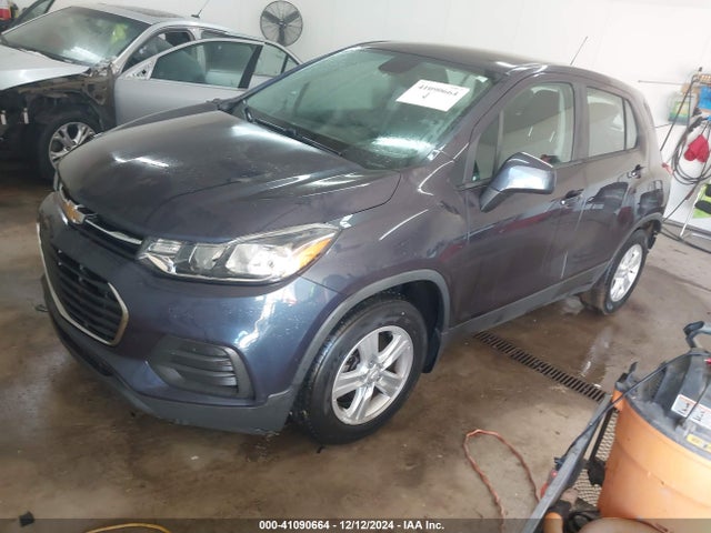Chevrolet TRAX LS 2019 3GNCJKSB2KL291635 Image 2