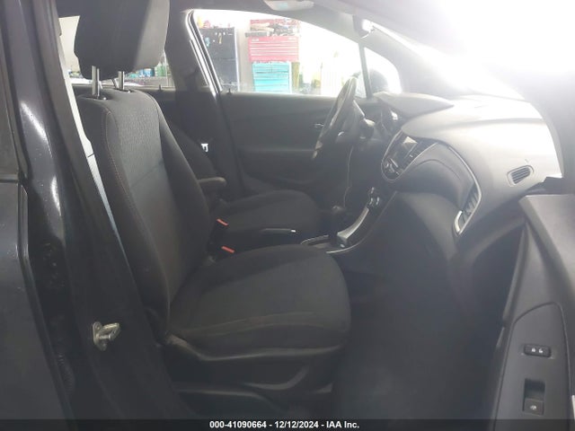 Chevrolet TRAX LS 2019 3GNCJKSB2KL291635 Image 5