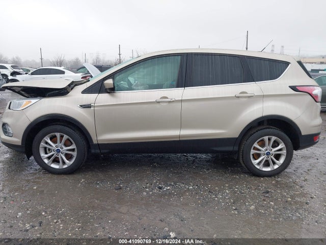 Ford ESCAPE SE 2017 1FMCU9GD1HUE83674 Image 13
