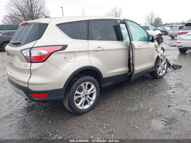 Ford ESCAPE SE 2017 1FMCU9GD1HUE83674 Image 4