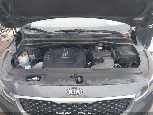 KNDMB5C13G6215893 KIA SEDONA LX