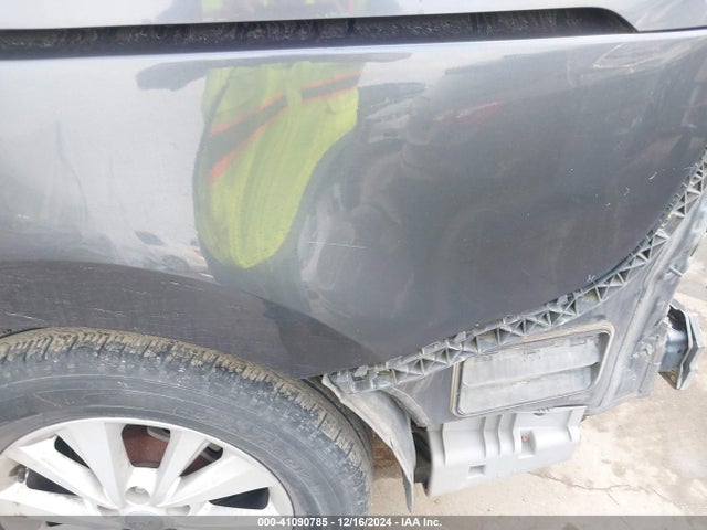 KNDMB5C13G6215893 KIA SEDONA LX