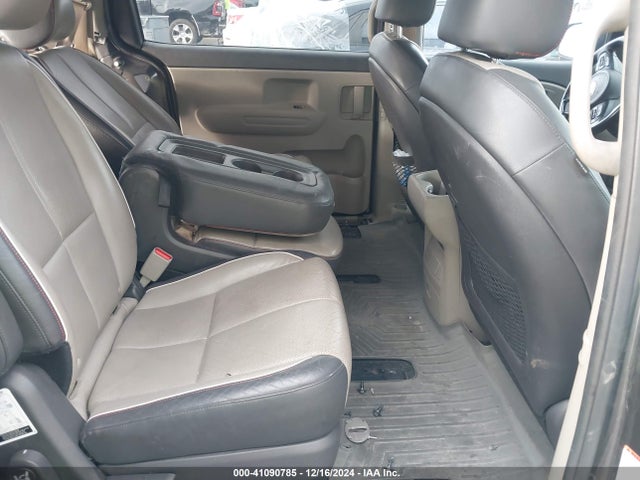 KNDMB5C13G6215893 KIA SEDONA LX