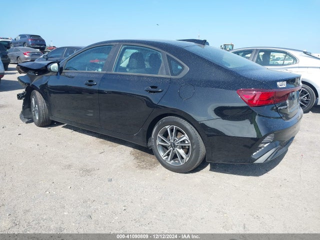 KIA Forte Lxs 2023 3KPF24AD8PE630797 Image 3