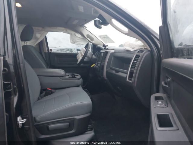 3C6RR7KT0HG696208 RAM 1500 Express  4x4 5'7 Box