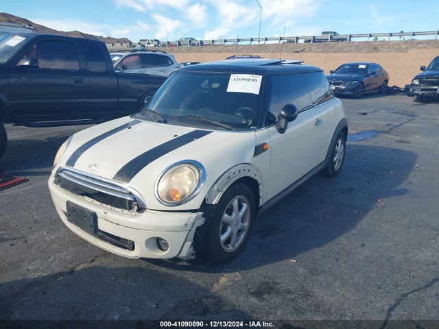 2009 MINI COOPER WMWMF33529TW74524 Photo 1