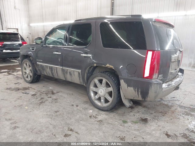 2011 CADILLAC ESCALADE 1GYS4CEF9BR149172 Photo 2