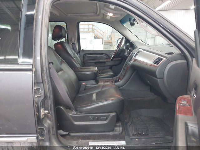 2011 CADILLAC ESCALADE 1GYS4CEF9BR149172 Photo 4