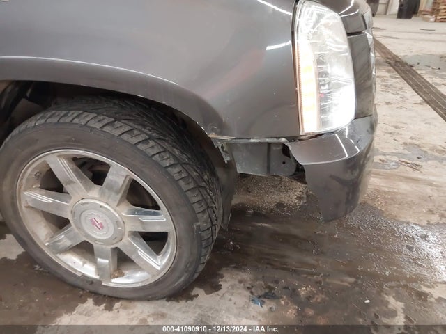 2011 CADILLAC ESCALADE 1GYS4CEF9BR149172 Photo 5