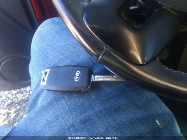 KNDJP3A52H7477897 KIA SOUL +
