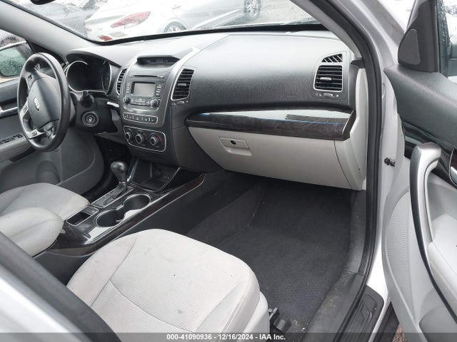 KIA Sorento Lx V6 2015 5XYKTDA70FG554967 Image 5