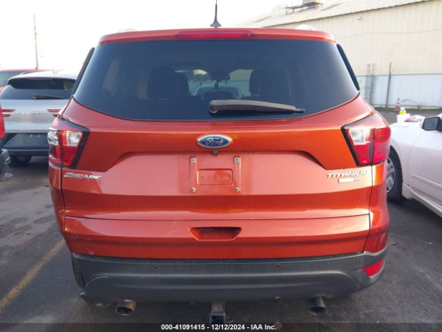 1FMCU9J90KUC32396 Ford Escape Titanium