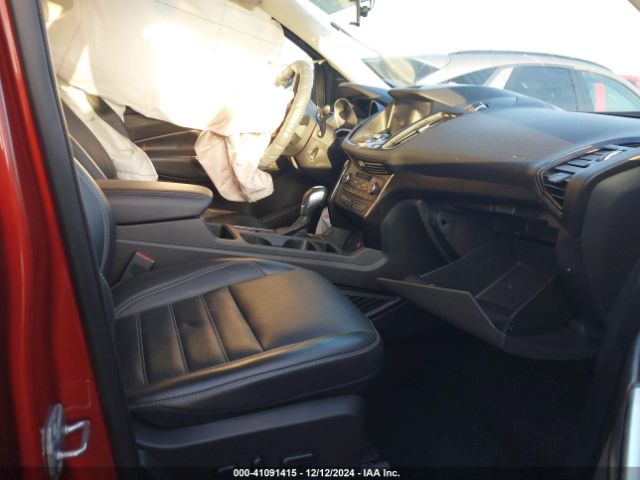 1FMCU9J90KUC32396 Ford Escape Titanium