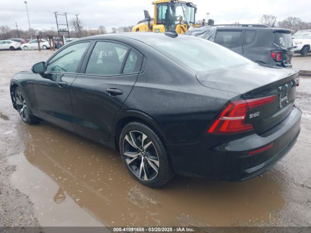 2023 VOLVO S60 7JRL12FV9PG252227 Photo 2