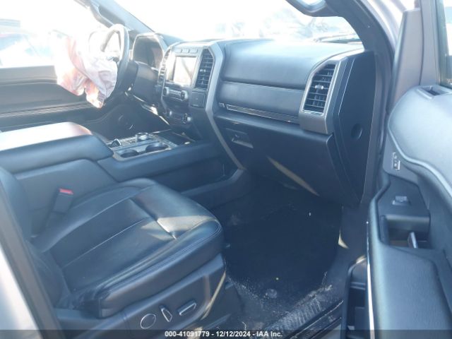 1FMJU1HT7JEA57955 Ford Expedition Xlt