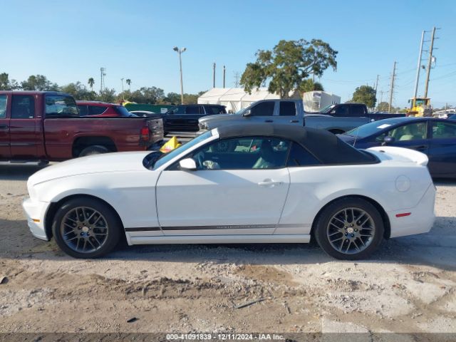 1ZVBP8EM4E5319147 Ford Mustang V6 Premium