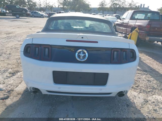 1ZVBP8EM4E5319147 Ford Mustang V6 Premium