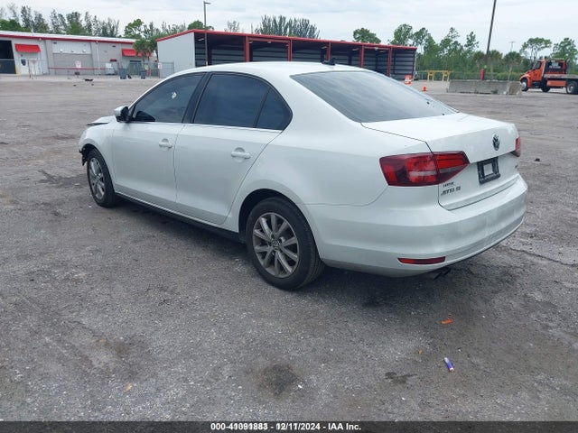 3VWDB7AJ8HM245209 Volkswagen Jetta 1.4t Se