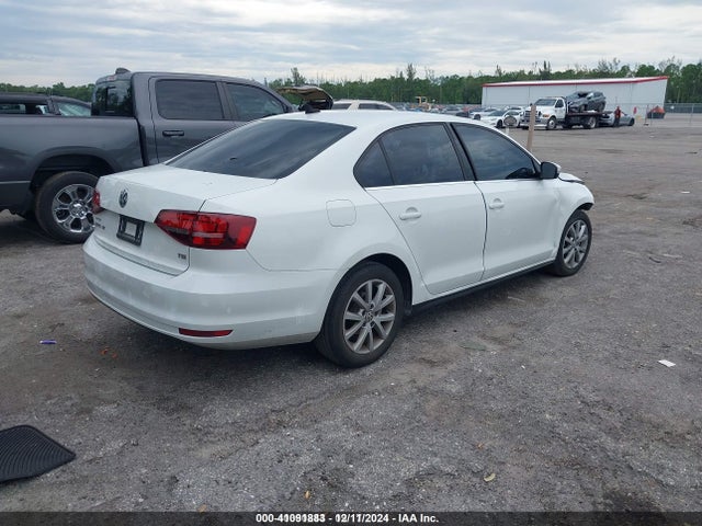3VWDB7AJ8HM245209 Volkswagen Jetta 1.4t Se