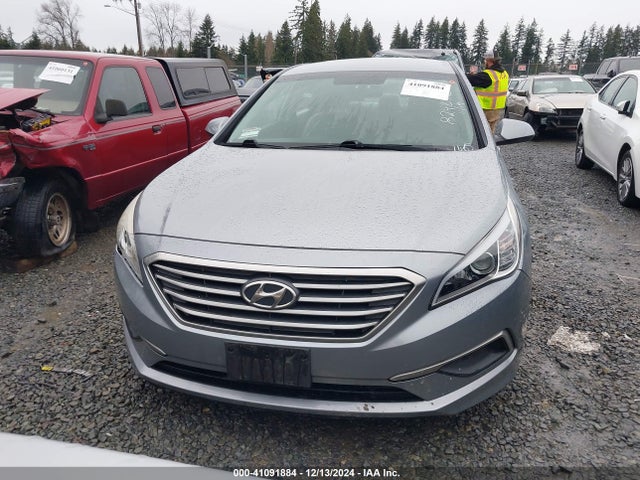 Hyundai SONATA SE 2017 5NPE24AF6HH471465 Image 12