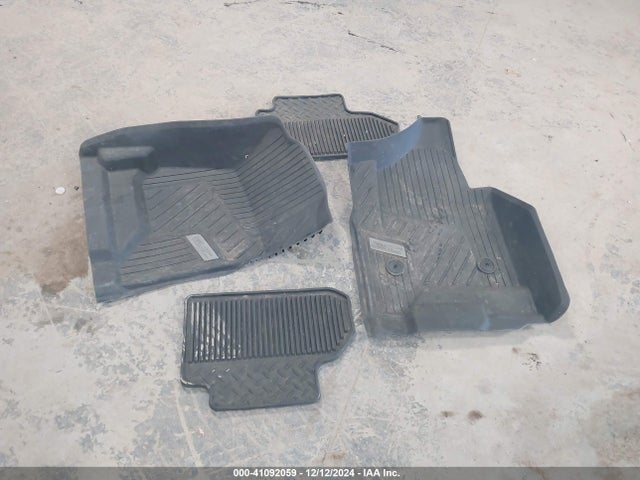 1GCVKREH3HZ298019 Chevrolet Silverado 1500 1lt