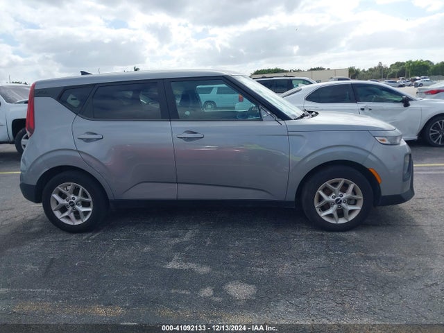 KIA SOUL LX 2022 KNDJ23AUXN7810395 Image 13