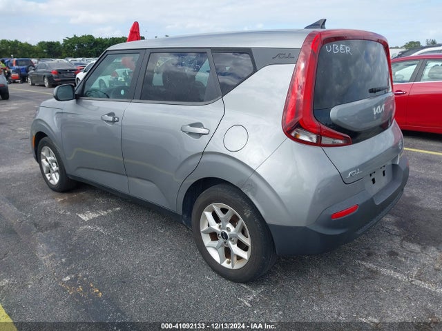 KIA SOUL LX 2022 KNDJ23AUXN7810395 Image 3