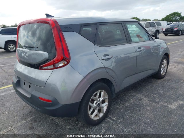 KIA SOUL LX 2022 KNDJ23AUXN7810395 Image 4