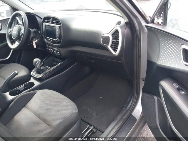 KIA SOUL LX 2022 KNDJ23AUXN7810395 Image 5