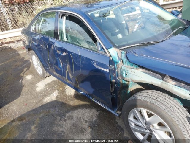 1VWBA7A34JC041803 Volkswagen Passat 2.0t Se